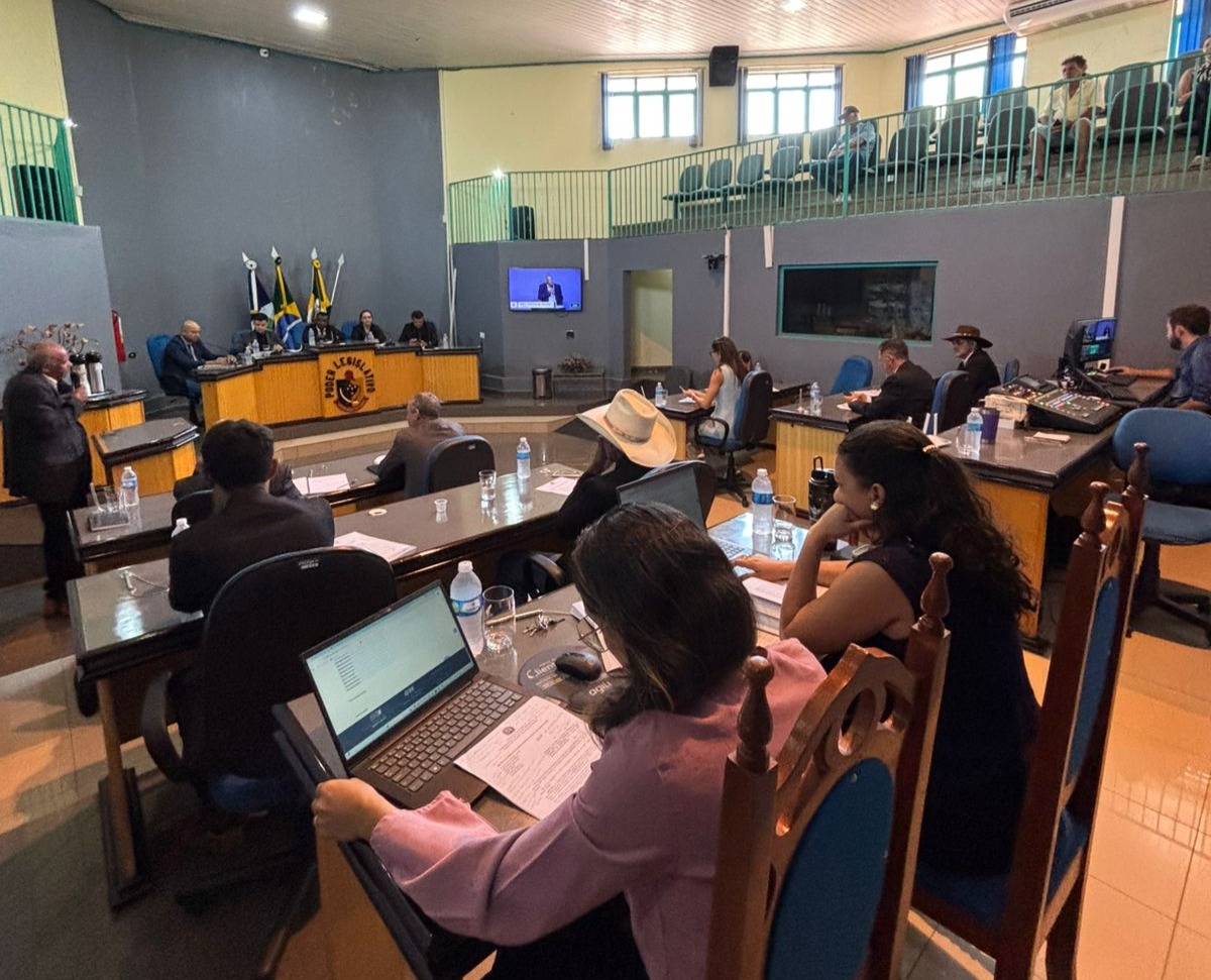 34º Sessão Ordinária aborda cascalhamento, iluminação pública, medicina integrativa e limpeza das ruas.