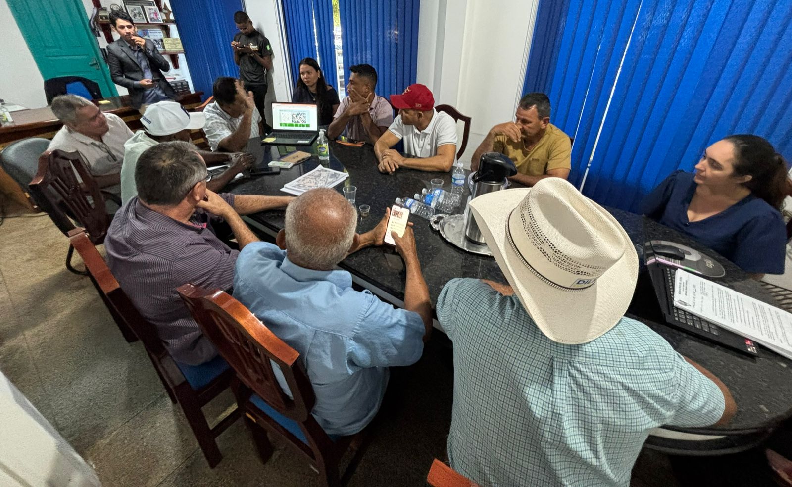Câmara Municipal se reúne com Secretário de Planejamento para discutir Projeto de Lei Ordinária nº 10/2026.