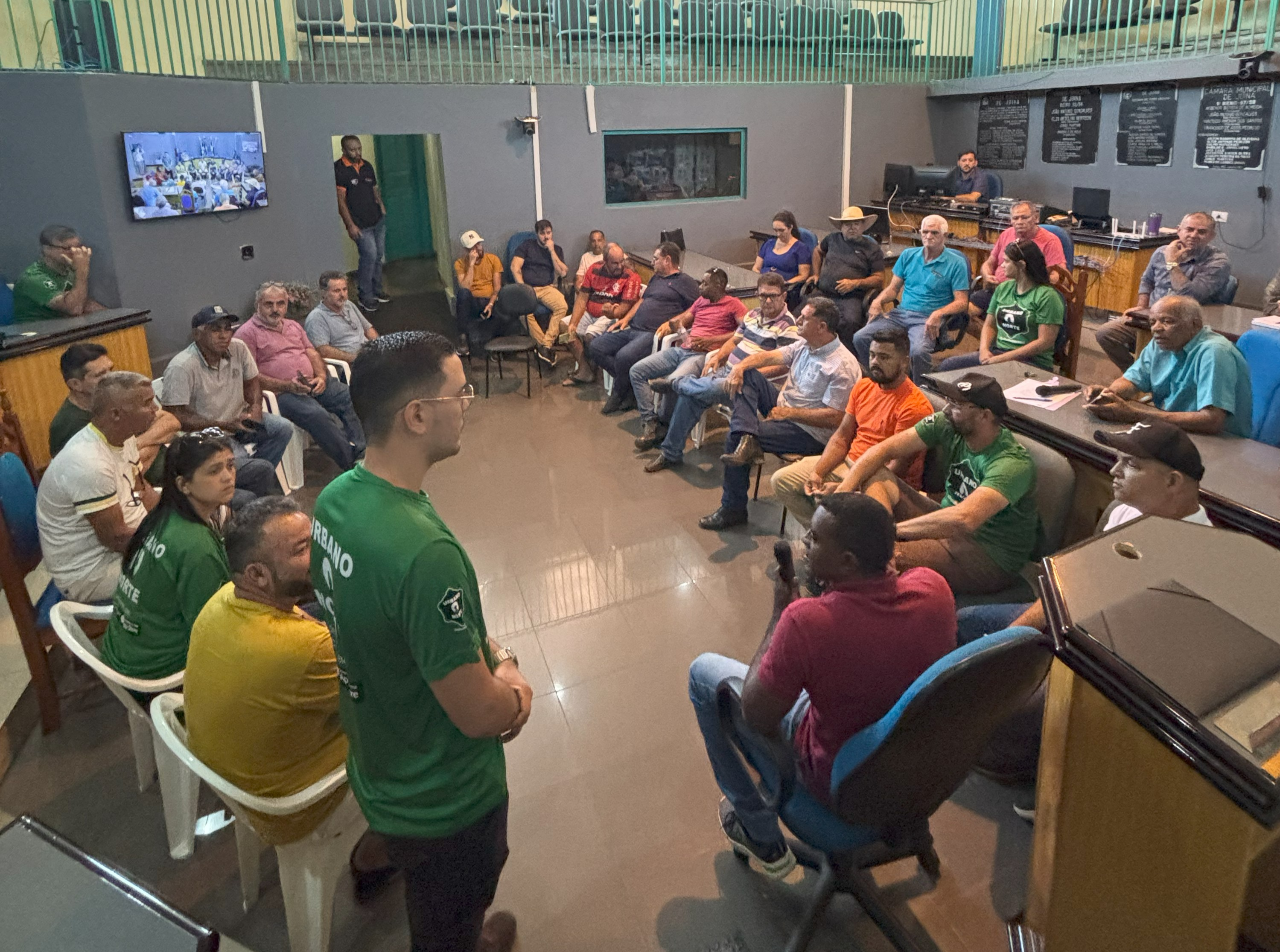 Motoristas de aplicativos de Juína se reúnem com os vereadores para reivindicar reajuste da Lei Municipal nº 1.907/2019. 