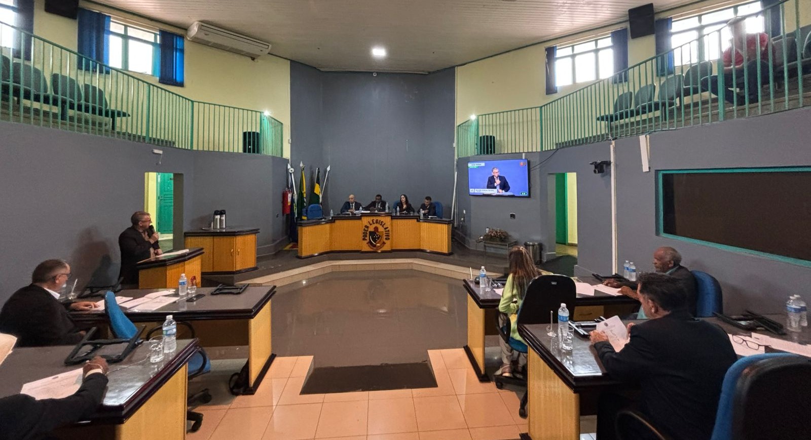 Resumo da 2ª Sessão Ordinária da 2ª Sessão Legislativa da 11ª Legislatura.