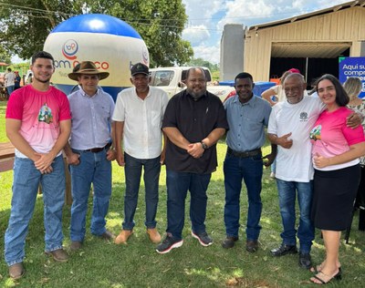 Vereadores participam do Encontro Mulher Rural e da Entrega de Títulos de Domínio em Filadélfia.